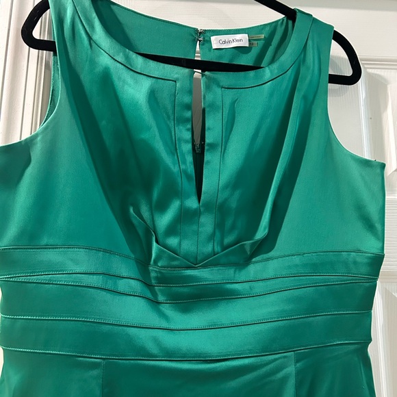Calvin Klein women’s size 12 green dress zipper back - Picture 3 of 9